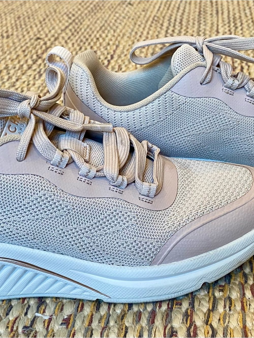Skechers Arch Fit Air-Cooled Memory Foam Sneakers – Women’s Size 8 - Picture 4 of 7